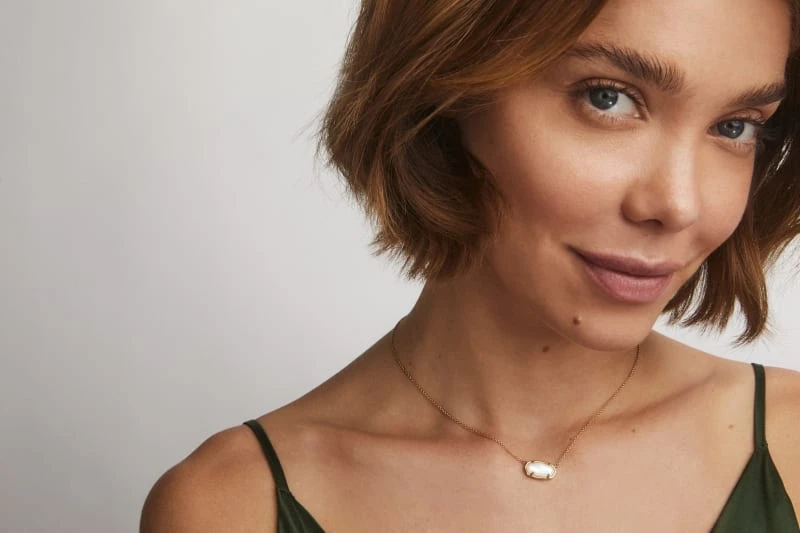 Elisa 18k Gold Vermeil Pendant Necklace In Ivory Mother-of-Pearl 5 Elisa 18k Gold Vermeil Pendant Necklace In Ivory Mother-of-Pearl - Image 3