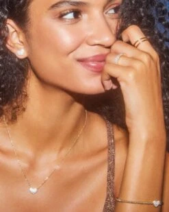 Ari Gold Pave Crystal Heart Necklace In White Crystal -Kendra Scott Jewelry Store Kendra Scott Ari Pave Pendant Necklace White Crystal Gold 00