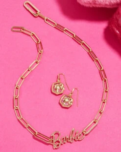 Barbie™ X Kendra Scott Gold Link And Chain Necklace In Pink Crystal 11 Barbie™ X Kendra Scott Gold Link And Chain Necklace In Pink Crystal -Kendra Scott Jewelry Store Kendra Scott Barbie Paperclip Chain Neckalce Pink Gold 03
