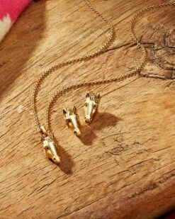 Beau Horse Pendant Necklace In Vintage Gold -Kendra Scott Jewelry Store Kendra Scott Beau Horse Pendant Necklace Vintage Gold 00