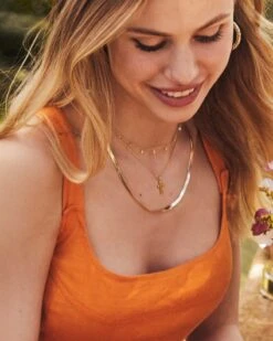 Cross Pendant Necklace In Gold -Kendra Scott Jewelry Store Kendra Scott Cross Pendant Necklace Gold 00 1