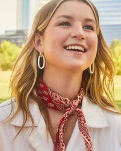 Danielle Gold Convertible Link Earrings In Ivory Mother-of-Pearl 8 Danielle Gold Convertible Link Earrings In Ivory Mother-of-Pearl -Kendra Scott Jewelry Store Kendra Scott Danielle Link Earrings Ivory MOP Gold 00