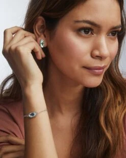 Elaina Silver Adjustable Chain Bracelet In Dichroic Glass -Kendra Scott Jewelry Store Kendra Scott Elaina Chain Bracelet Rhodium Dichroic Glass 01