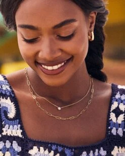 Ellen Wide Huggie Earrings In 18k Gold Vermeil -Kendra Scott Jewelry Store Kendra Scott Ellen Wide Huggie Earring Gold Vermeil 00