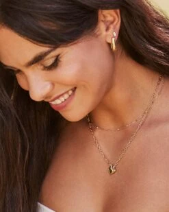 Ellen Wide Huggie Earrings In 18k Gold Vermeil -Kendra Scott Jewelry Store Kendra Scott Ellen Wide Huggie Earring Gold Vermeil 01