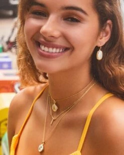 Letter A Gold Disc Reversible Pendant Necklace In Iridescent Abalone -Kendra Scott Jewelry Store Kendra Scott Letter A Disc Pendant Necklace Abalone Gold 00