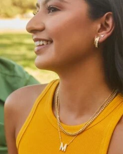 Livy Gold Huggie Earrings In White Crystal -Kendra Scott Jewelry Store Kendra Scott Livy Huggie Earring Gold 00