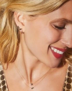 Stella 14k Yellow Gold Pendant Necklace In Black Diamond 7 Stella 14k Yellow Gold Pendant Necklace In Black Diamond -Kendra Scott Jewelry Store Kendra Scott Stella Pendant Necklace Black Diamond Yellow Gold 01