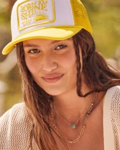 Susie Gold Short Pendant Necklace In Marine Kyocera Opal -Kendra Scott Jewelry Store Kendra Scott Susie Pendant Necklace Marine Opal Gold 00