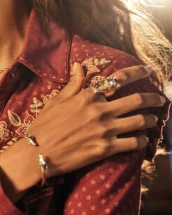 Beau Cocktail Ring In Vintage Silver 9 Beau Cocktail Ring In Vintage Silver -Kendra Scott Jewelry Store kendra scott beau cuff bracelet vintage silver 00