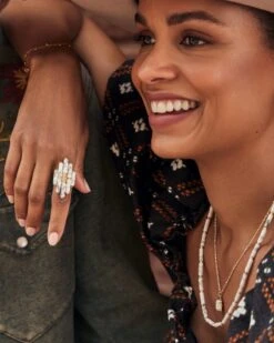 Piper Gold Pendant Necklace In White Howlite -Kendra Scott Jewelry Store kendra scott ember strand necklace gold white howlite 00 1