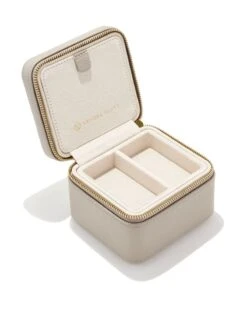Small Travel Jewelry Case In Taupe -Kendra Scott Jewelry Store kendra scott wolf small zip jewelry case taupe 01
